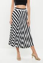 Me&B - Elasticated sunray pleated skirt - black & white