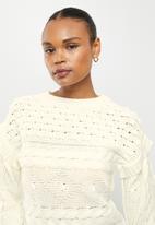 Missguided - Cropped wide sleeve cable knit - cream