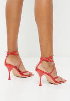 Public Desire - Back up square toe heel - red 