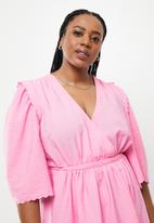 Vero Moda - Plus elise 3/4 sleeve dress - pink
