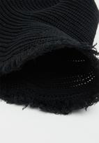 Superbalist - Raw edge sun hat - black