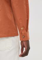 Lark & Crosse - Regular fit cotton twill shirt - rust