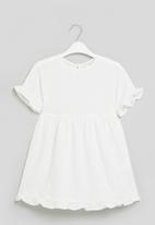 Superbalist - Textured dress with frill detail - white
