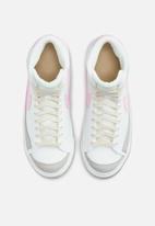 Nike - Nike blazer mid '77 - summit white/pink foam -coconut milk