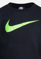 Nike - Nkg splatter crew sweatshirt - black