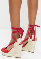 Miss Black - Moniker1 espadrille wedge heel - red