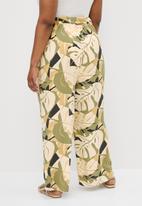 edit Plus - Belted soft straight leg pant - graphic jungle leaves