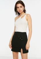 Trendyol - Belted detail skirt - black