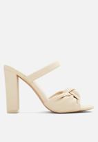 Call It Spring - Rhia block heel - off white