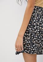 Blake - Aline mini skirt with side slit - black
