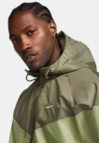 Nike - M nk woven jacket - alligator & medium olive