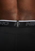 Nike - Nike Pro Dri-FIT short - black & white