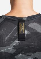 Nike - M nk df miler top ss camo - black & reflective silver