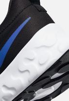 Nike - M nike renew retaliation 4 - black/racer blue-dk smoke grey-white