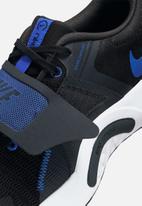 Nike - M nike renew retaliation 4 - black/racer blue-dk smoke grey-white