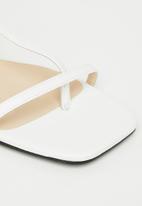 Seduction - Barely there slingback block heel - white