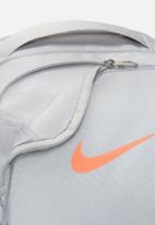 Nike - Nike brasilia 9.5 - lt smoke grey, smoke grey & orange trance