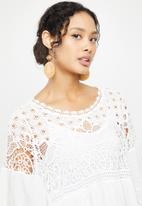 Stella Morgan - 3/4 Sleeve crochet and lace blouse - white