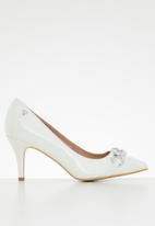 Butterfly Feet - Abbi 1 court stiletto heel - white