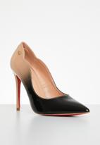 Miss Black - Lou20 barely there court heel - neutral combo