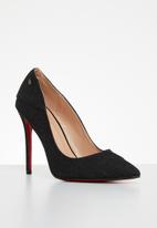 Miss Black - Lou22 barely there court heel - black