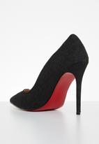 Miss Black - Lou22 barely there court heel - black