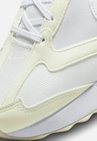 Nike - Air Max Dawn next nature - sail/white-coconut milk
