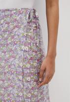 MILLA - Co-ord printed wrap skirt - lilac floral