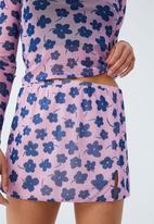 Cotton On - Zoe micro mesh mini skirt - mini floral lavender & dopamine navy
