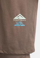 Nike -  Dri-FIT Trail T-Shirt- ironstone