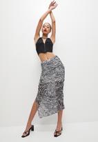 VELVET - Printed mesh ruched skirt with slit - black & white 