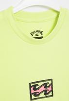 Billabong  - Chest wave short sleeve - light green