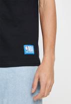 NBA - LA Lakers core badge print tee - black