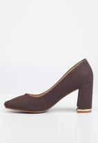 Butterfly Feet - Kiara 1 court block heel - chocolate