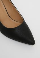 Madison® - Betsie stiletto court heel - black