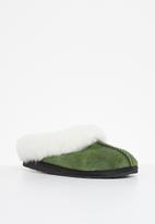 Karu - Sleek suede slipper - gunston olive green