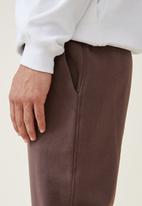 Cotton On - Active (trippy) track pant - washed chocolate
