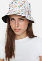 Trendyol - Floral print bucket hat - white