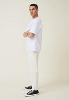 Cotton On - Relaxed tapered jean - neutral