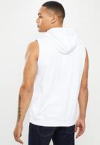 Ben Sherman - Cat sleeveless pullover - white