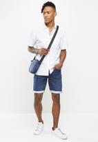 Only & Sons - Ply regular fit shorts - blue denim