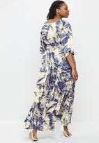 AMANDA LAIRD CHERRY - Plus walmer dress - navy & taupe floral