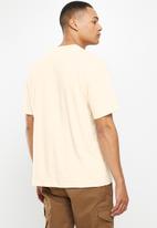 Jonathan D - Ryder boxfit T-shirt with front print - cream