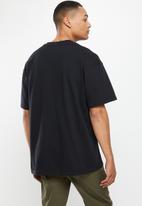 Jonathan D - Jones FT box fit tee with front print - black
