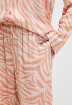 Superbalist - Sleep shirt and pants set - tonal zebra