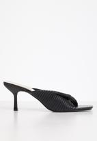 Butterfly Feet - Amber 1 mule barely there stiletto heel - black