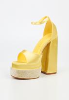 Rock & Co - Sachi 1 ankle tie platform heel - yellow