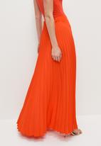 VELVET - Pleated maxi skirt - orange