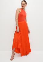 VELVET - Pleated maxi skirt - orange