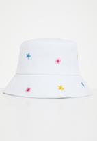 Superbalist - Zahra bucket hat - white